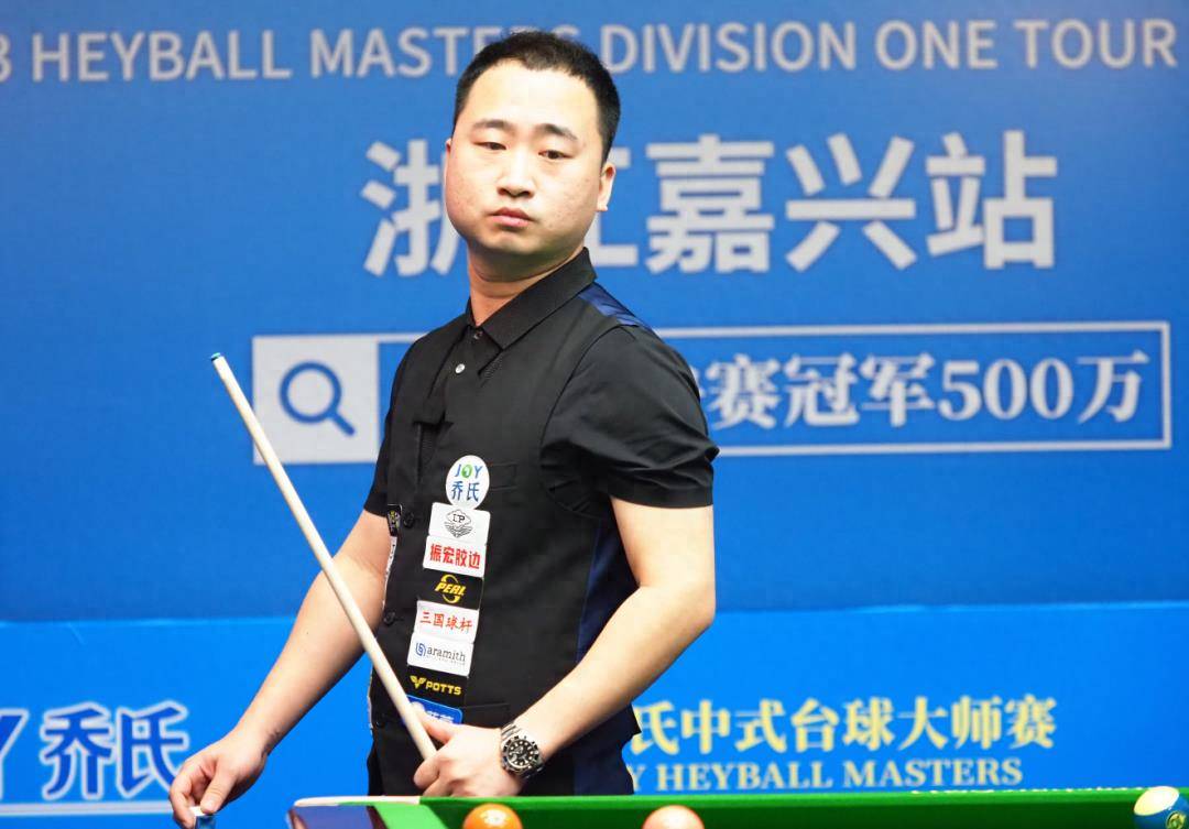 [网球]郑钦文：膝盖有点出血 不是大问题.