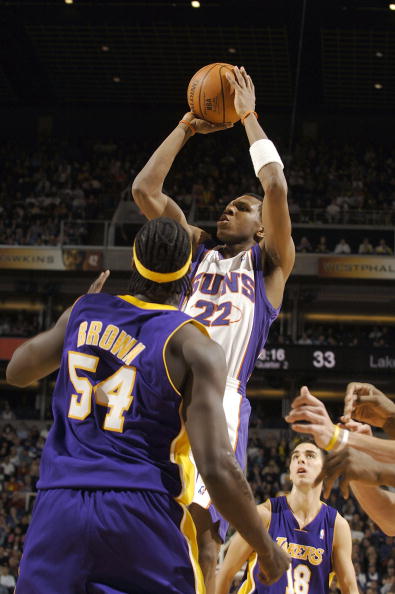 太阳报：女演员悉尼妹恢复单身后收到了大量英超球星的私信